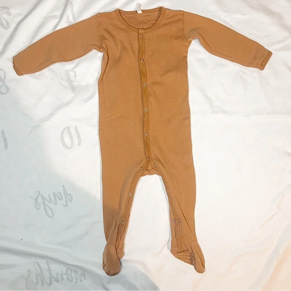 Quincy Mae Amber Full Snap Organic Cotton Footie in Size 6-12 Months